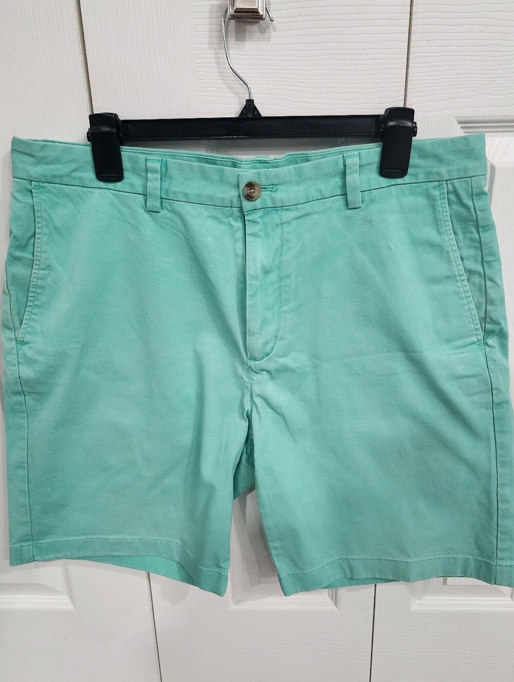 Men's Vineyard Vines Flat Front Shorts in Antigua Green Size 35